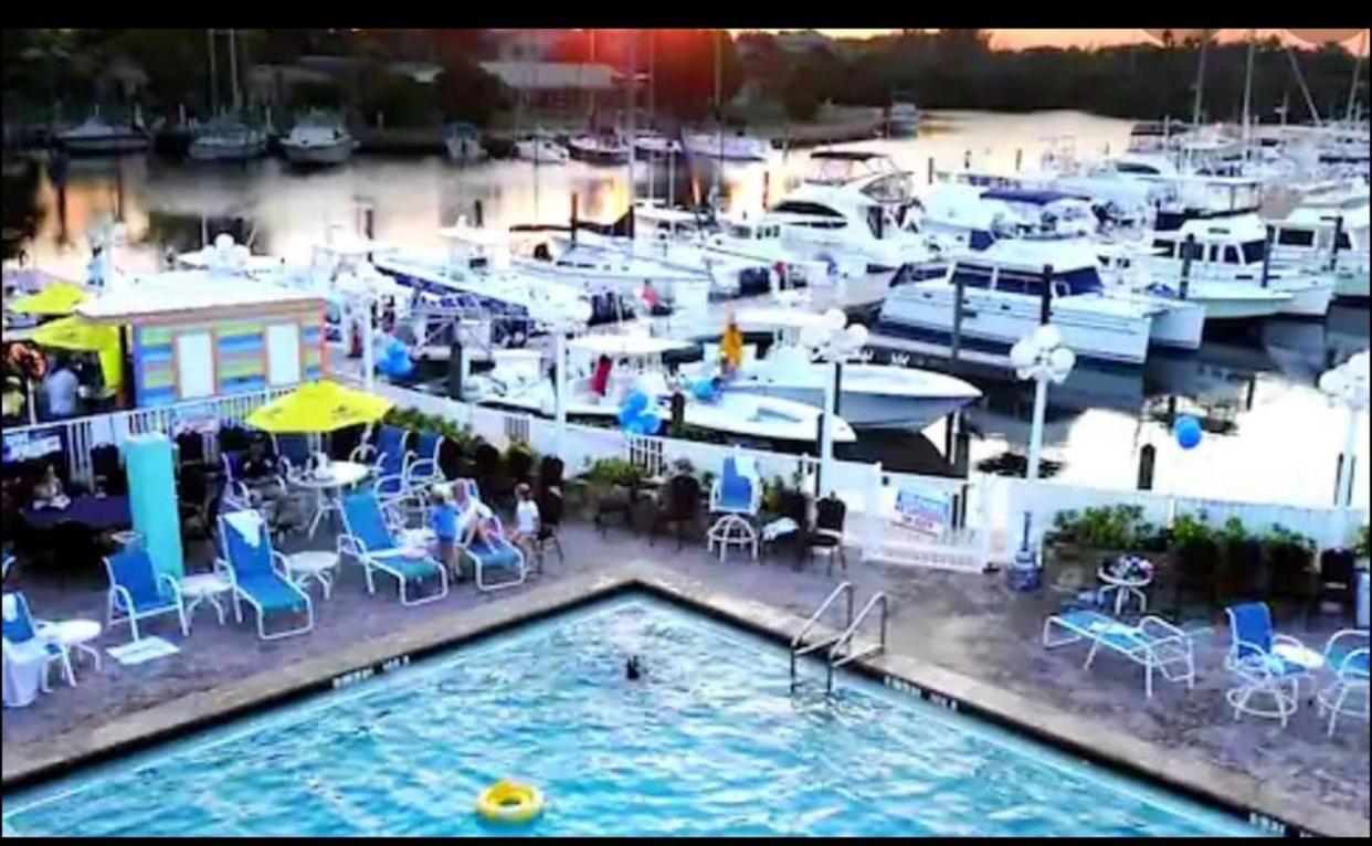 סרסוטה Remodeled, Huge Pool, Tiki Bar & Grill, Quiet Room מראה חיצוני תמונה